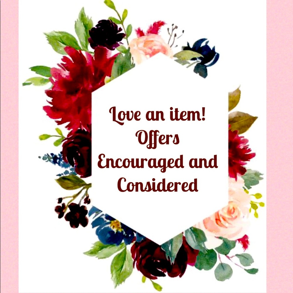 All reasonable offers considered. 🌸💓